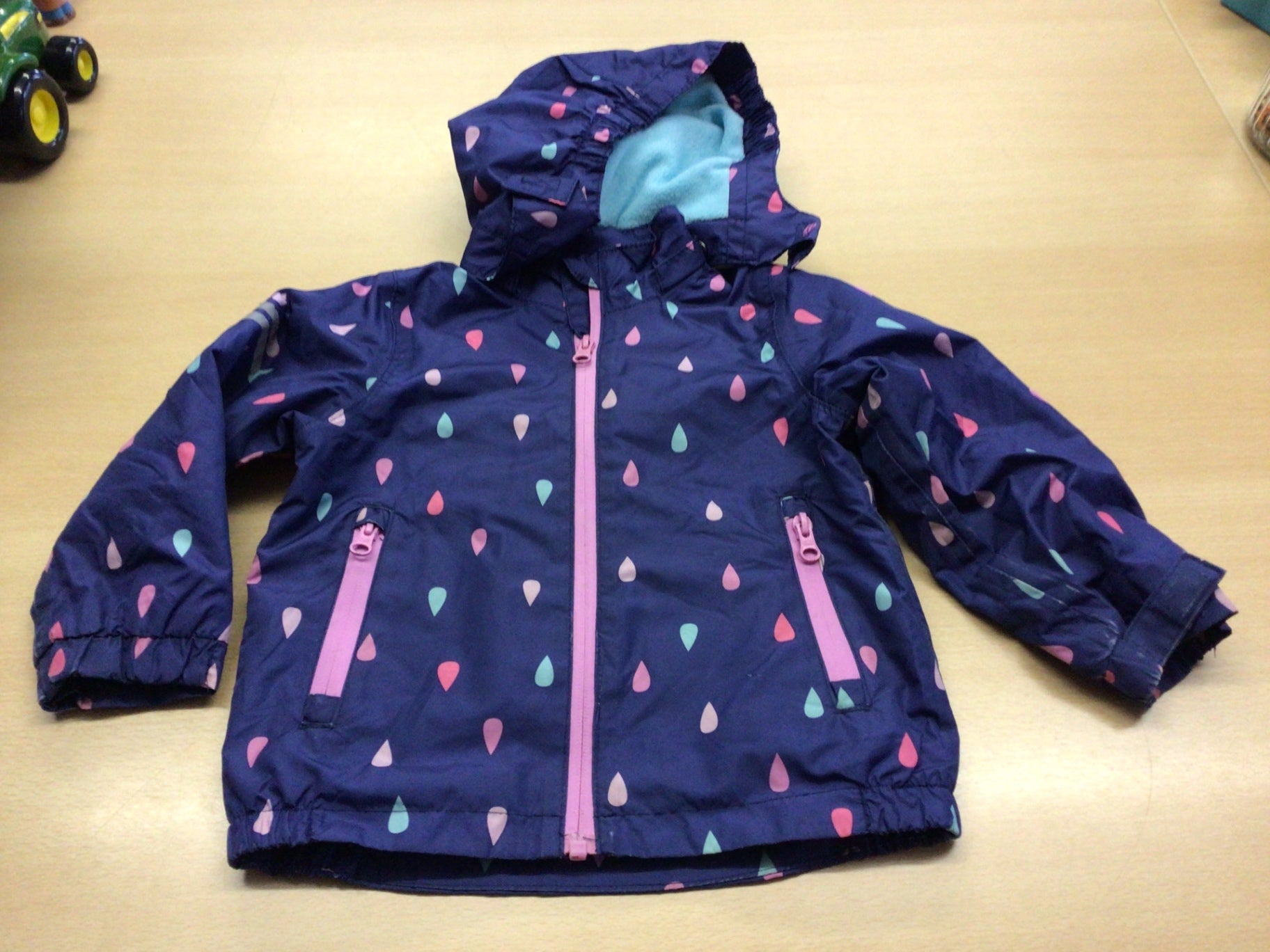  Regenjacke 86/92 Dunkelblau mit Pastellfarbenen Tropfenmuster