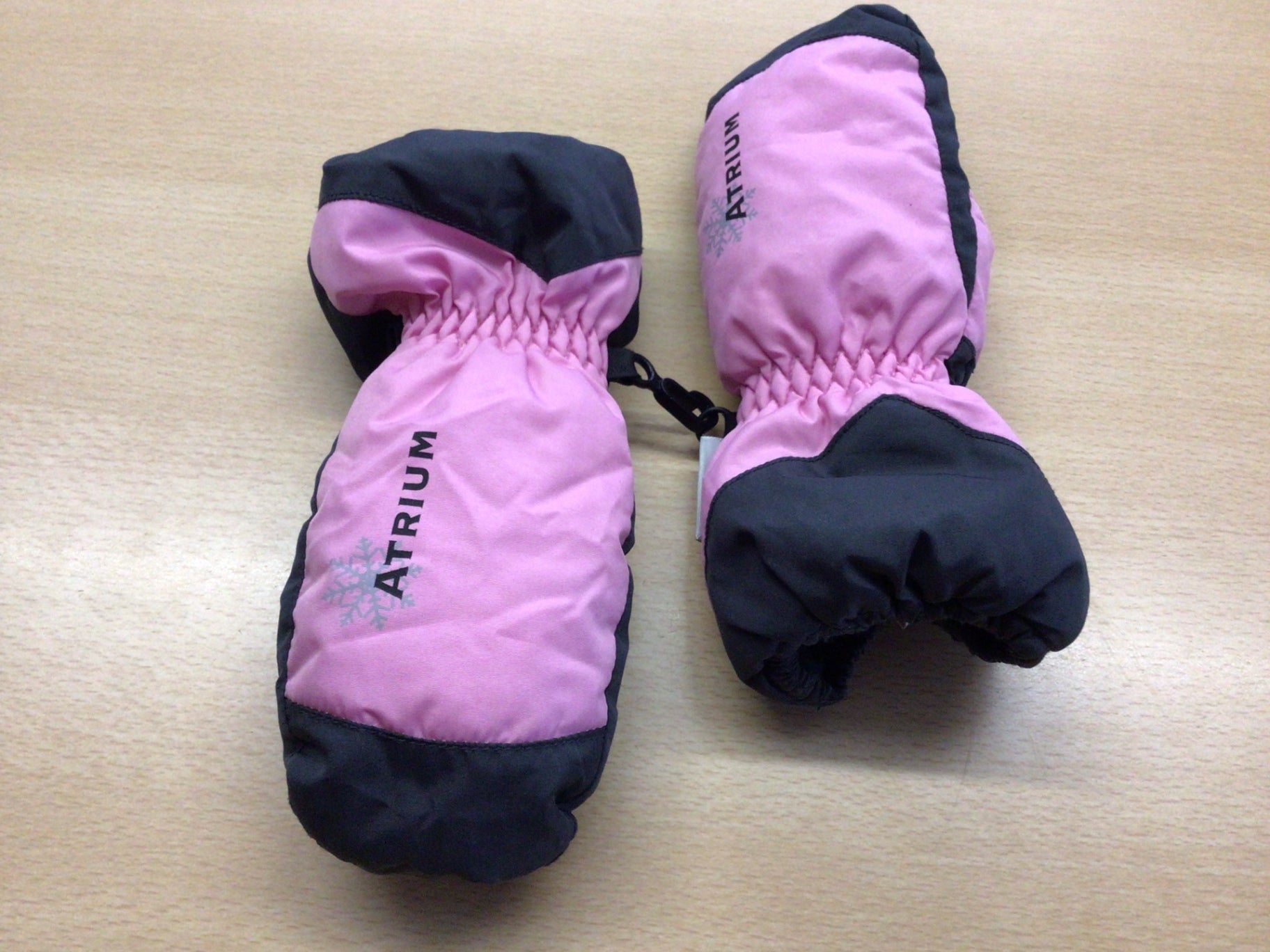 ATRIRUM Handschuhe Rosa und Schwarz