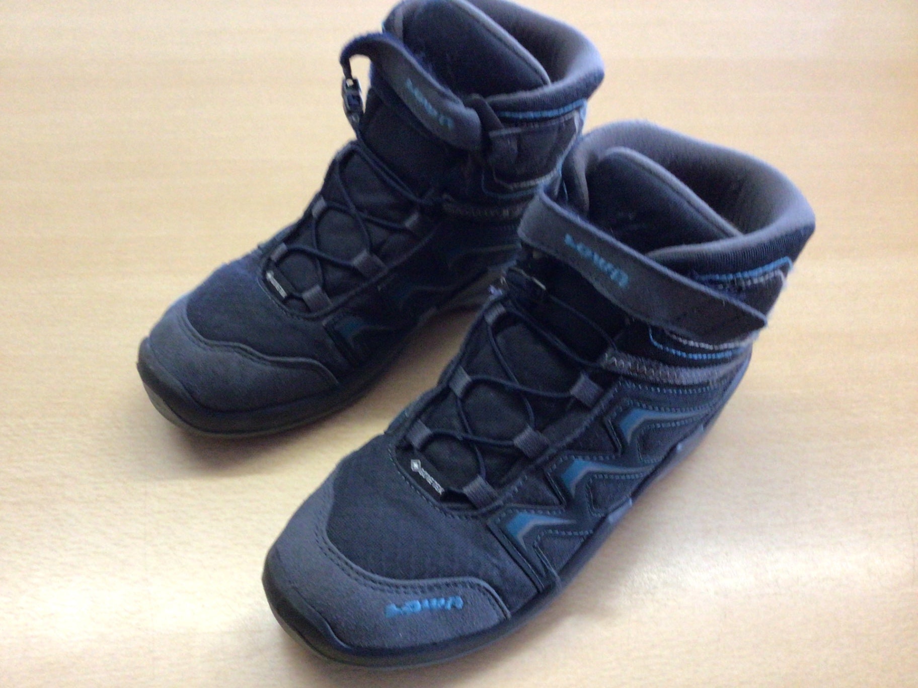 Lowa Winterschuhe 34 Grau und Schwarz