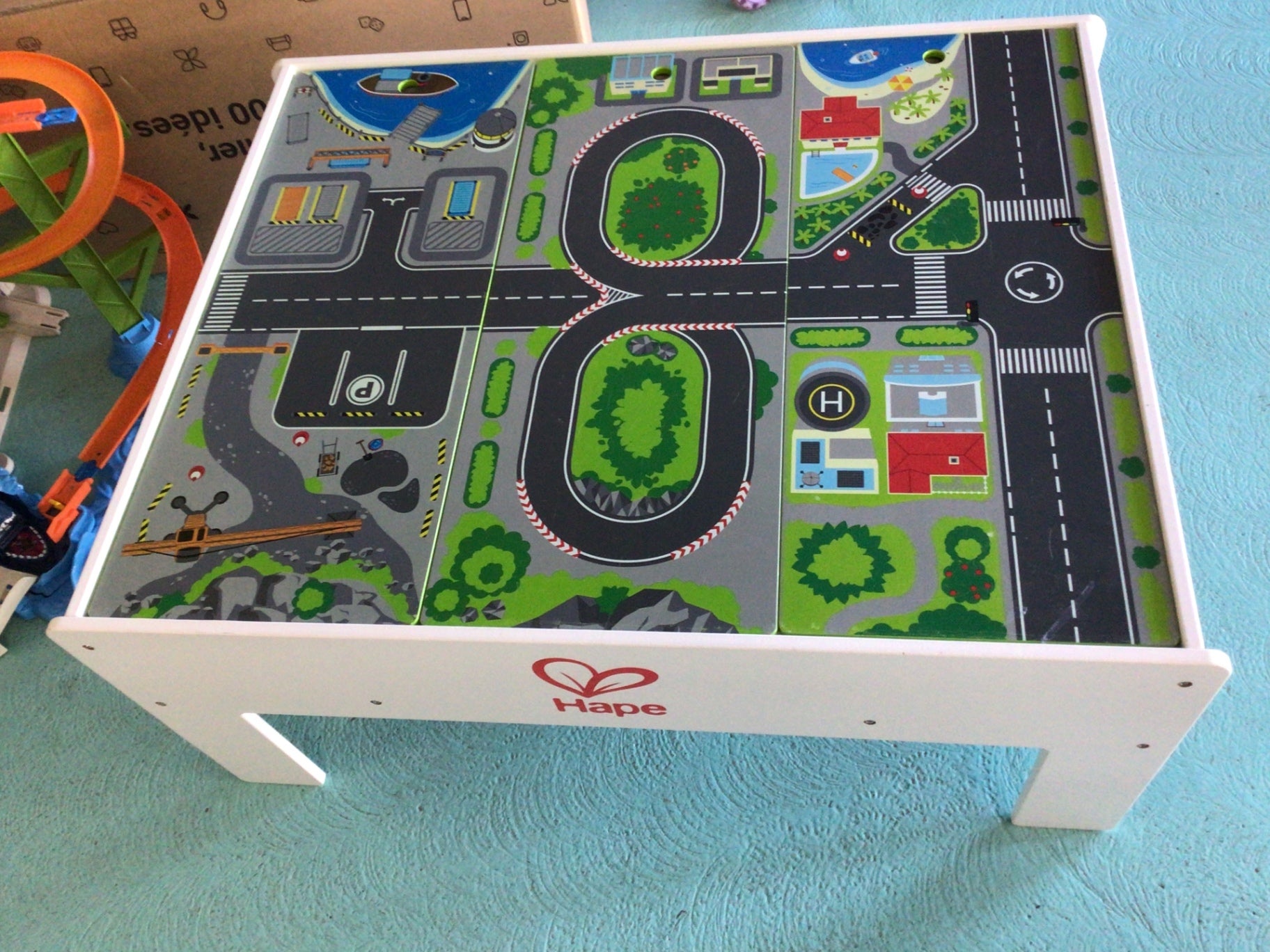 Hape Spieltisch Bunt