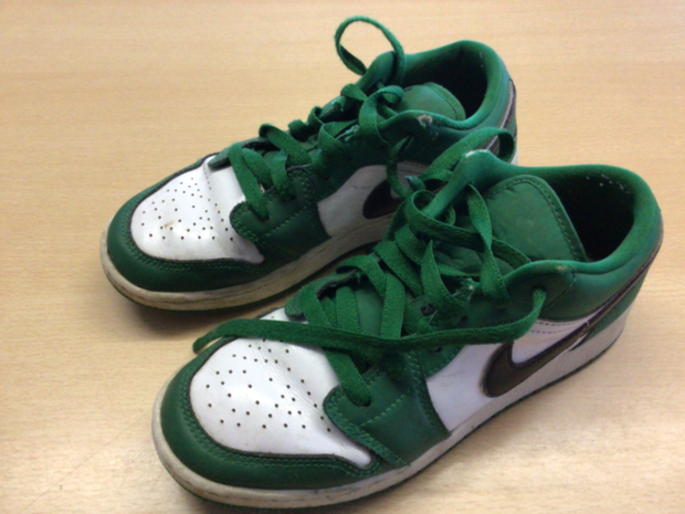 Nike Sneaker 36 Grün, Weiß, Schwarz