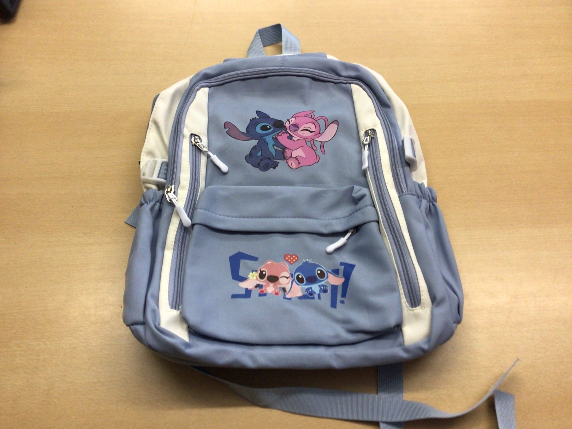  Rucksack Grau und Weiß