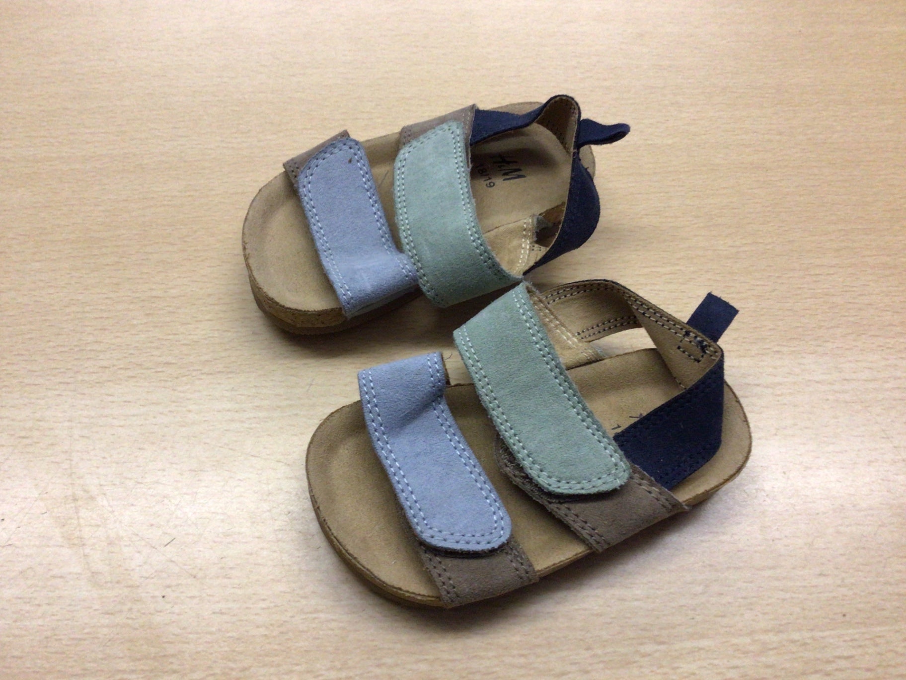 Sandalen 18/19 Verschiedene Pastellfarben (Blau, Grün, Grau, Beige)