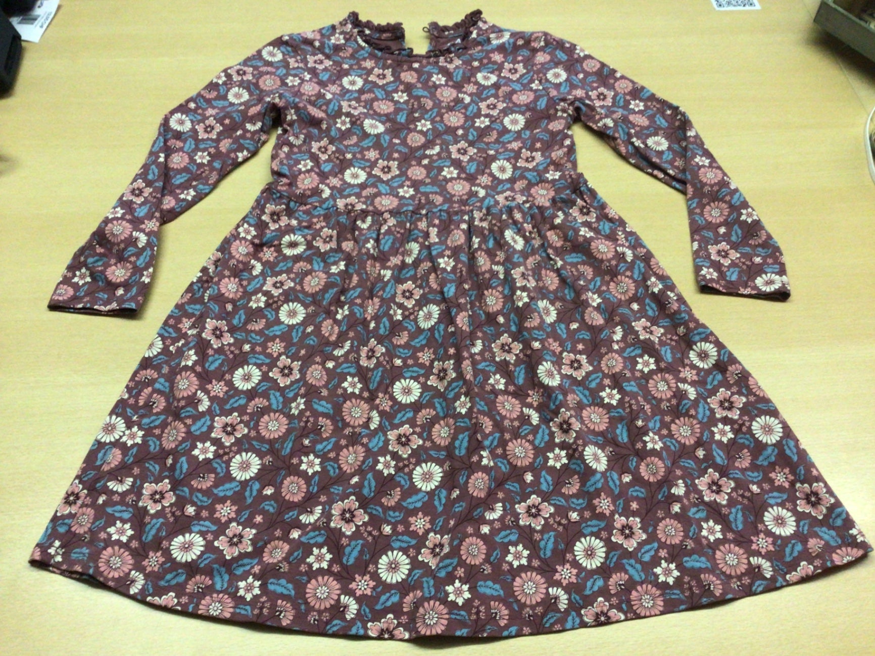  Kleid 140 Braun