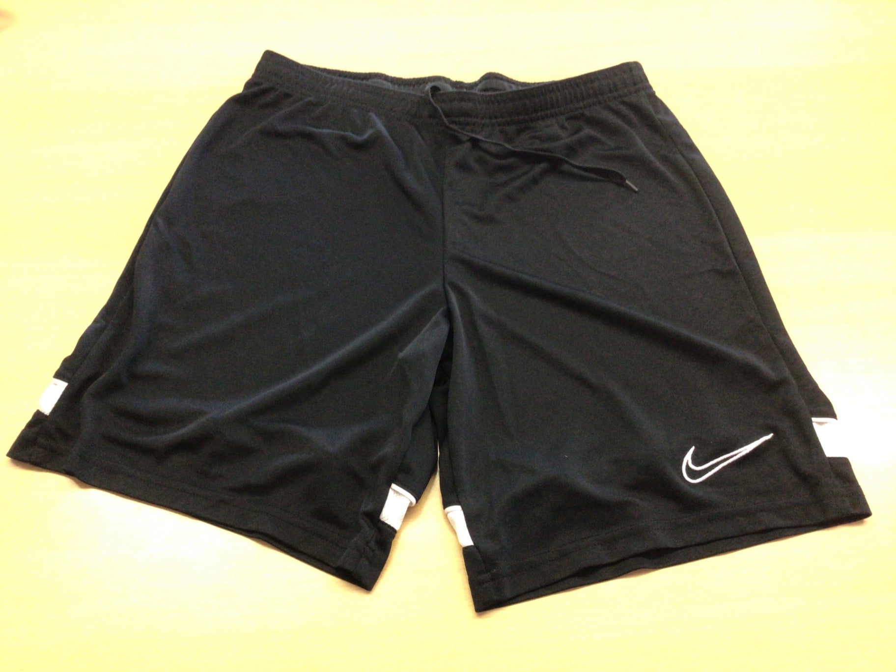 Nike Sport-Shorts S Schwarz