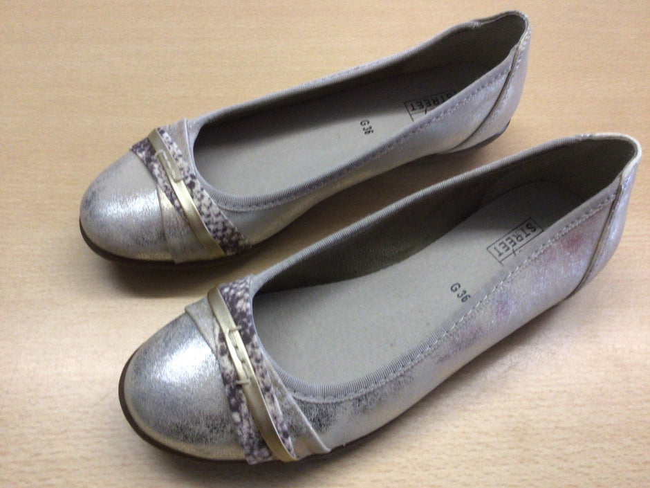 Easy Street Ballerinas 36 Beige
