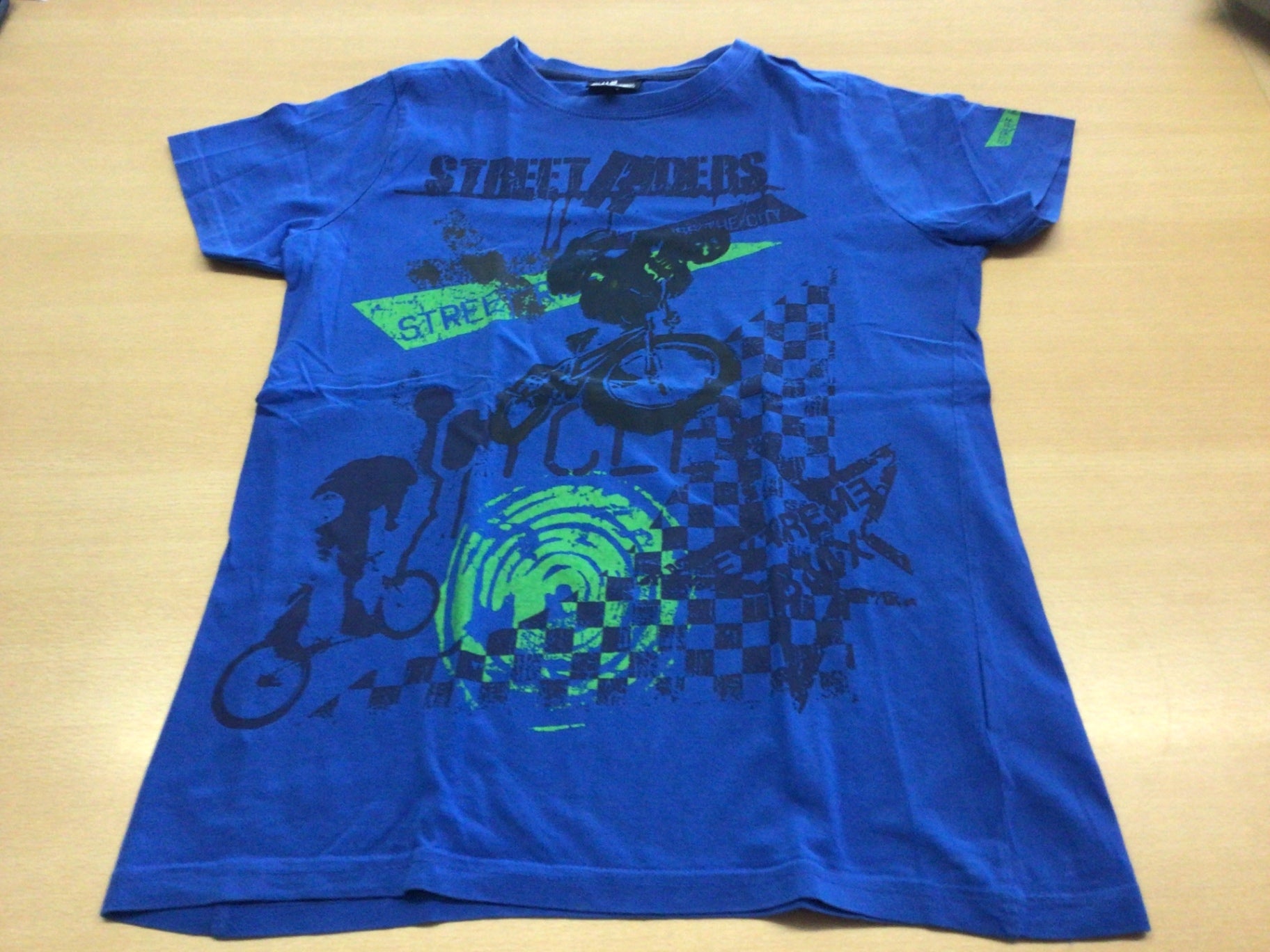 T-Shirt 176 Blau