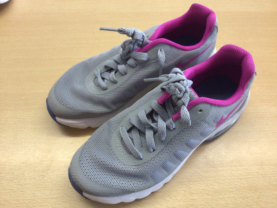 Nike Sneaker 36 Grau und Pink