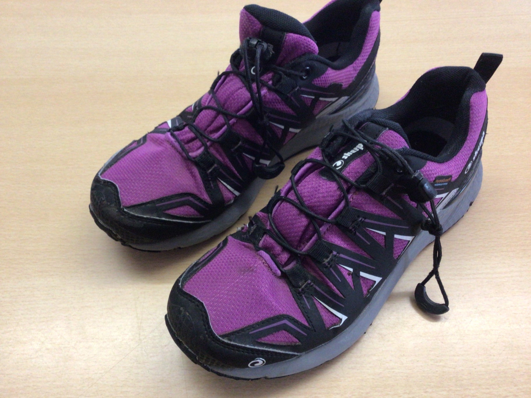 Sherpa Schuhe 37 Lila und Schwarz