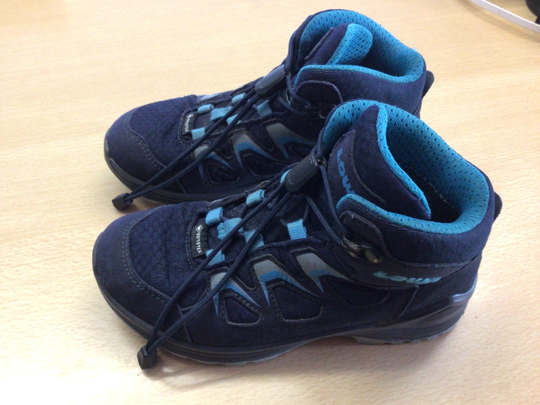Lowa Wanderschuhe 30 Dunkelblau