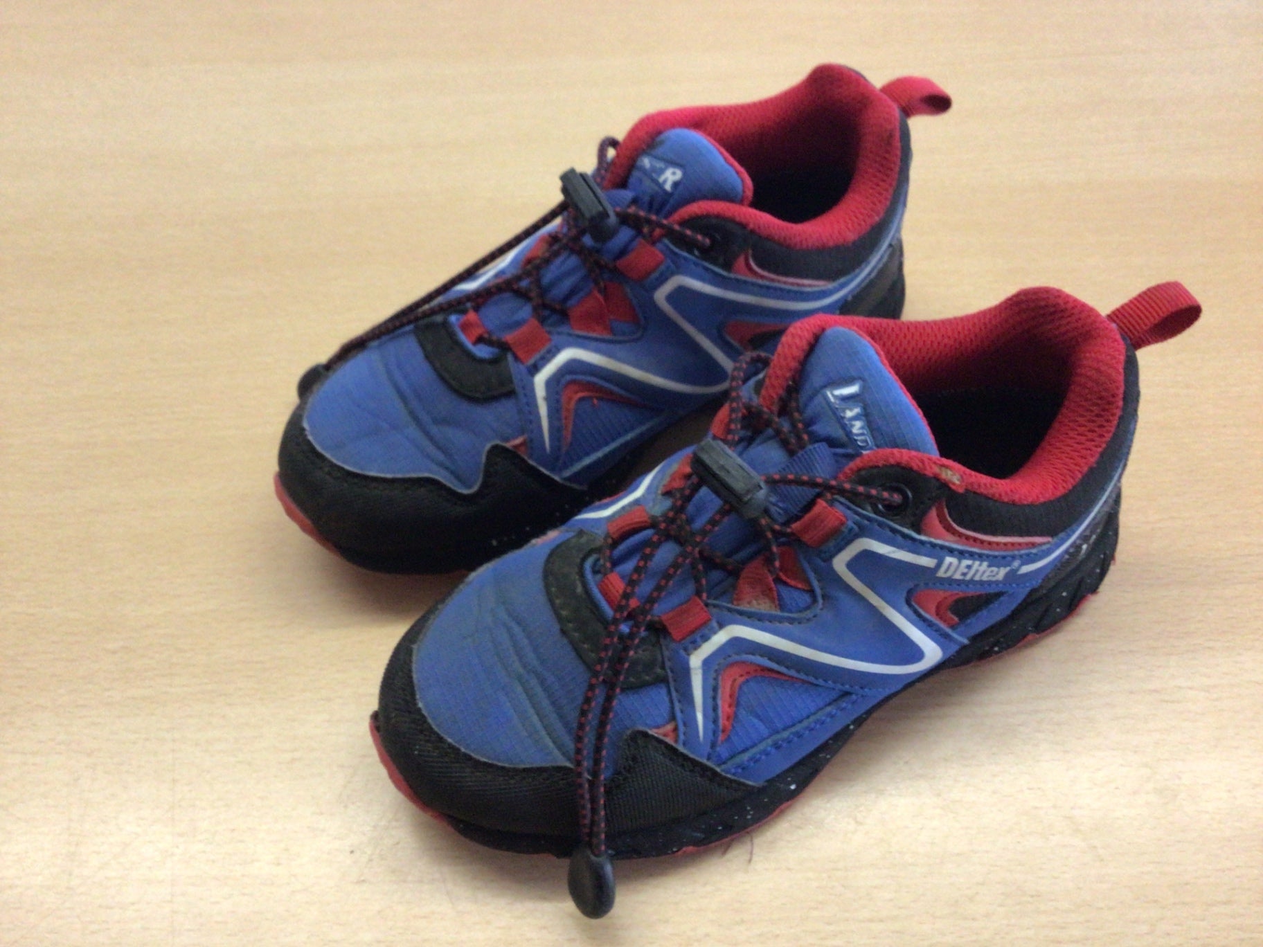 Landrover Sportschuhe 30 Blau und Schwarz mit Rote Akzenten