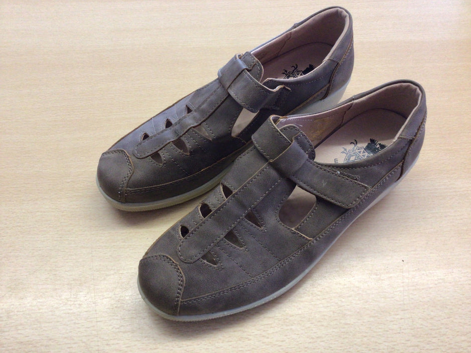  Schuhe 39 Graubraun