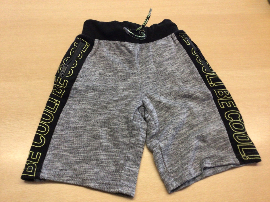 Shorts 122 Grau, Schwarz, Gelb