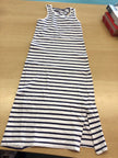 Kleid 122/128 Weiß mit dunkelblauen Streifen