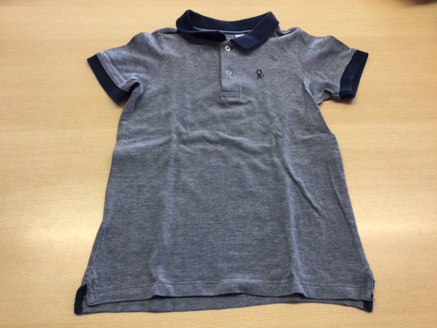 Okaidi Poloshirt 128 Grau und Marineblau