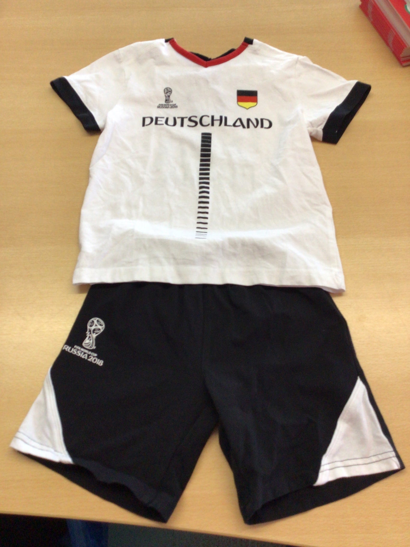  Sport-Trikot 104 Weiß, Schwarz, Rot