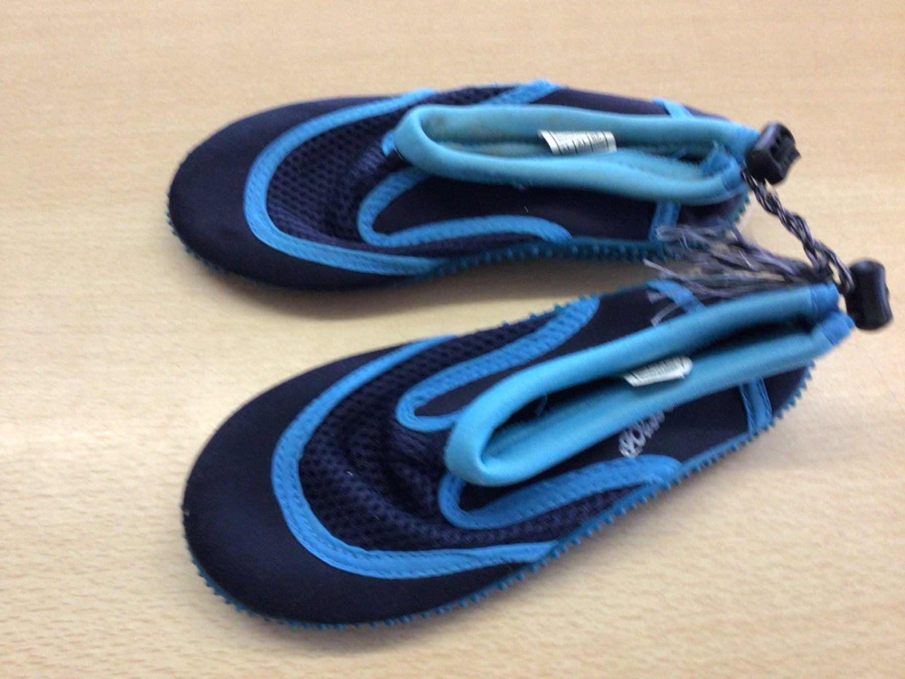 Badeschuhe 29 Dunkelblau und Hellblau