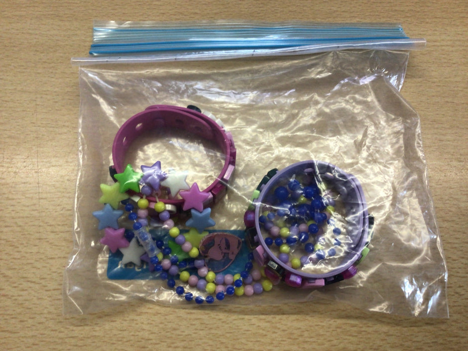 Schmuck Verschiedene Farben (Lila, Blau, Grün, Gelb, Weiß, Pink)