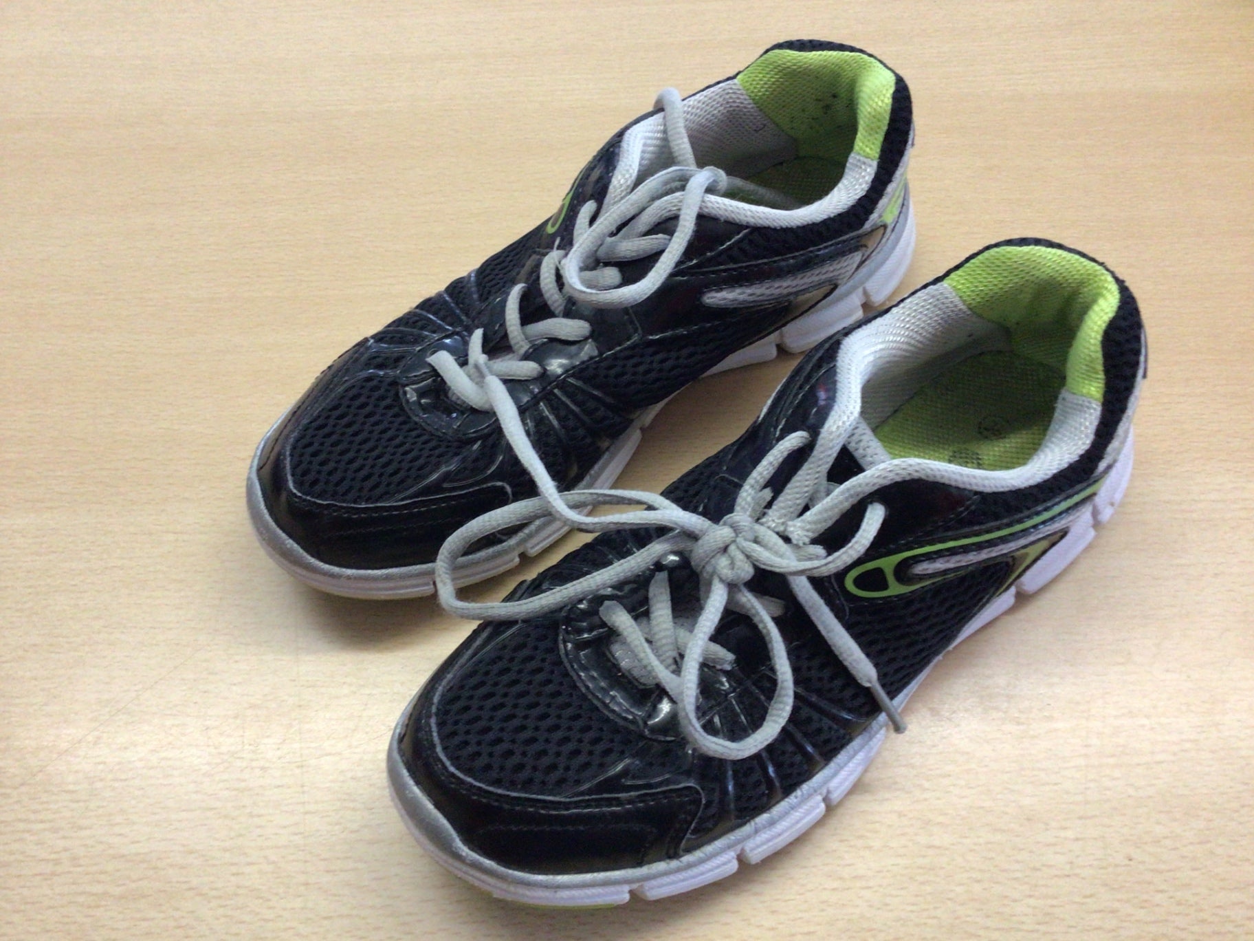 Sneaker 38 Schwarz, Weiß, Neon-Grün