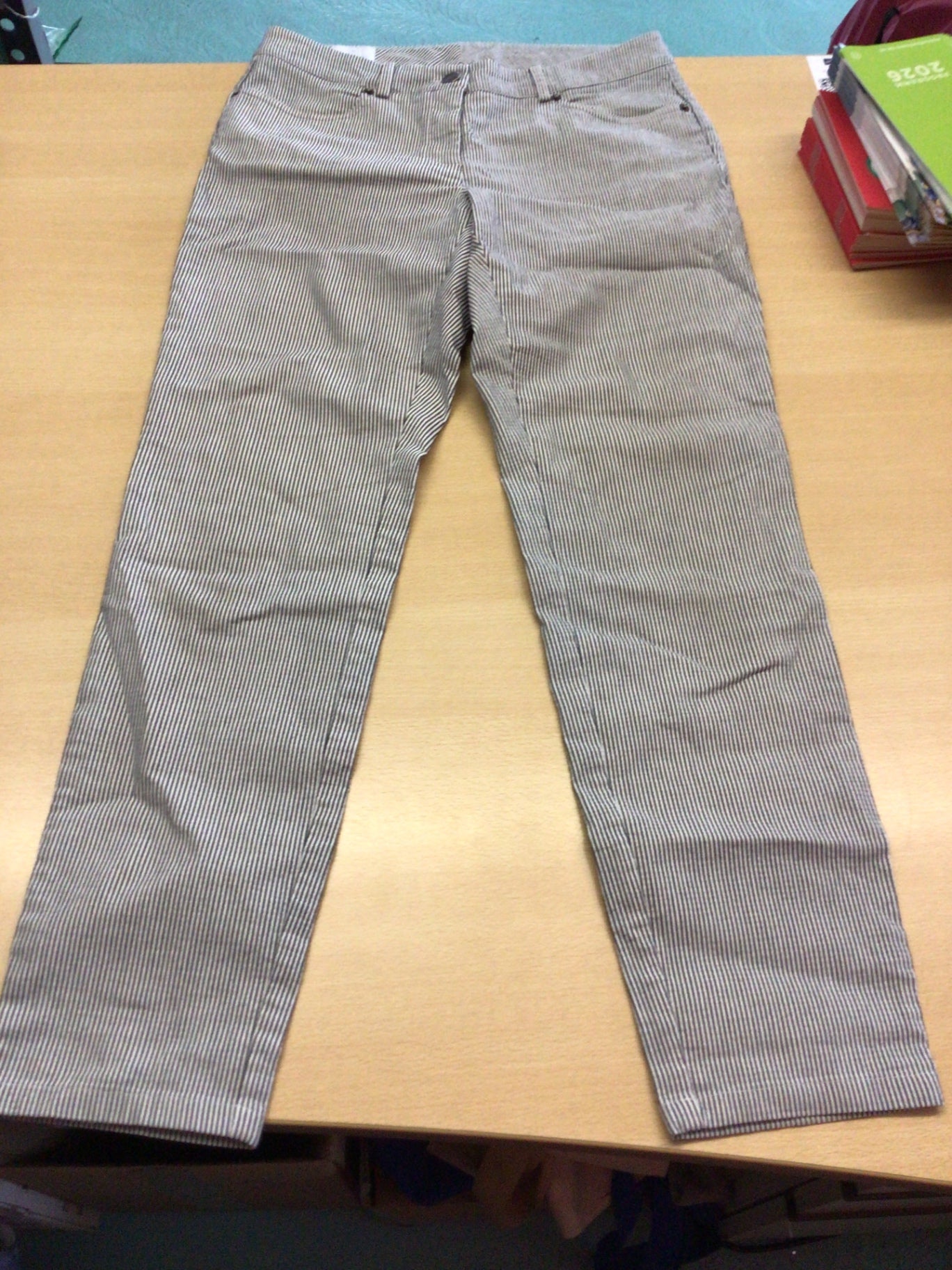 Hose 38 Weiss mit blauen Streifen