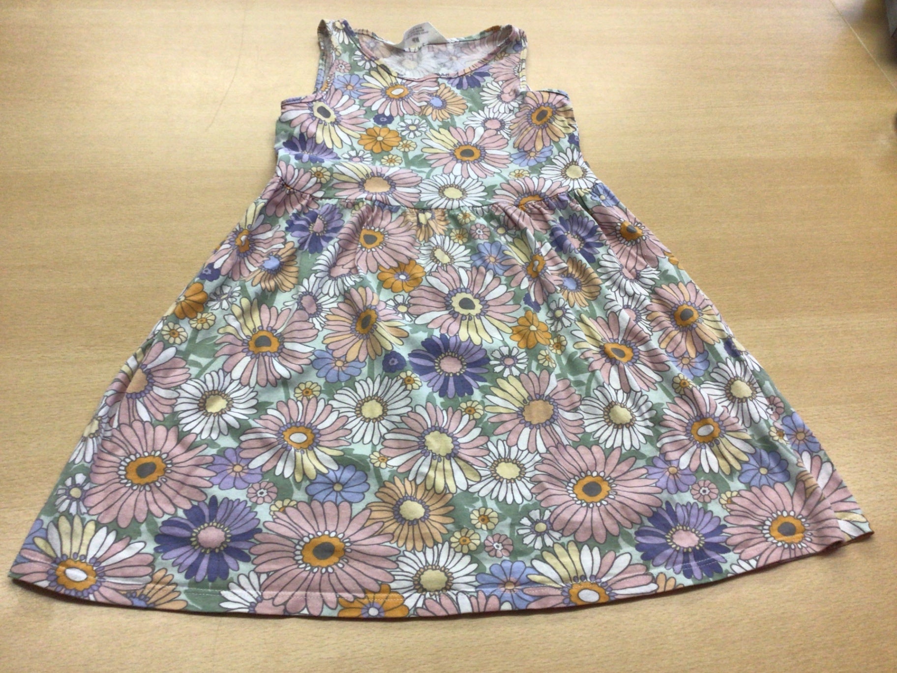  Sommer-Kinderkleid 122/128 Bunt