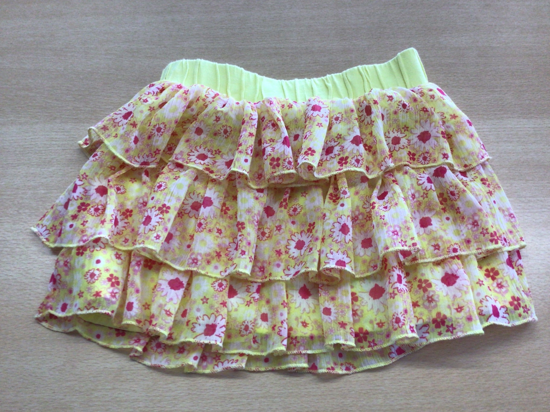 Jupe 122 Gelb, Pink, Weiß