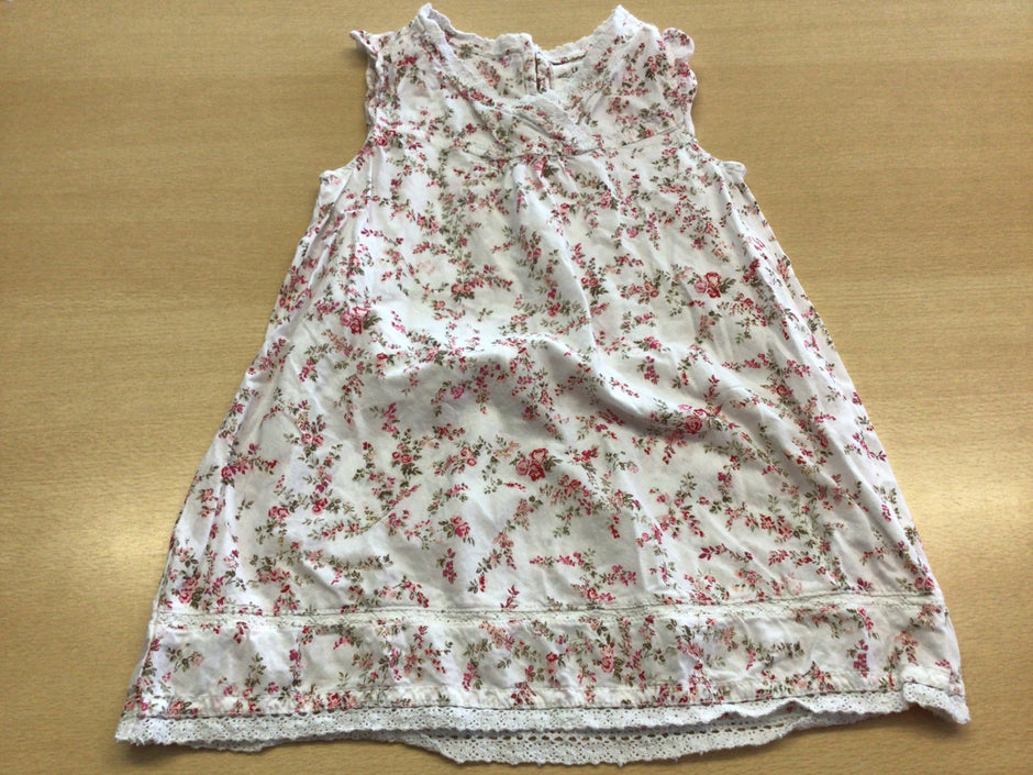 Kleid 116/122 Weiß mit rot-rosafarbenem Blumenmuster