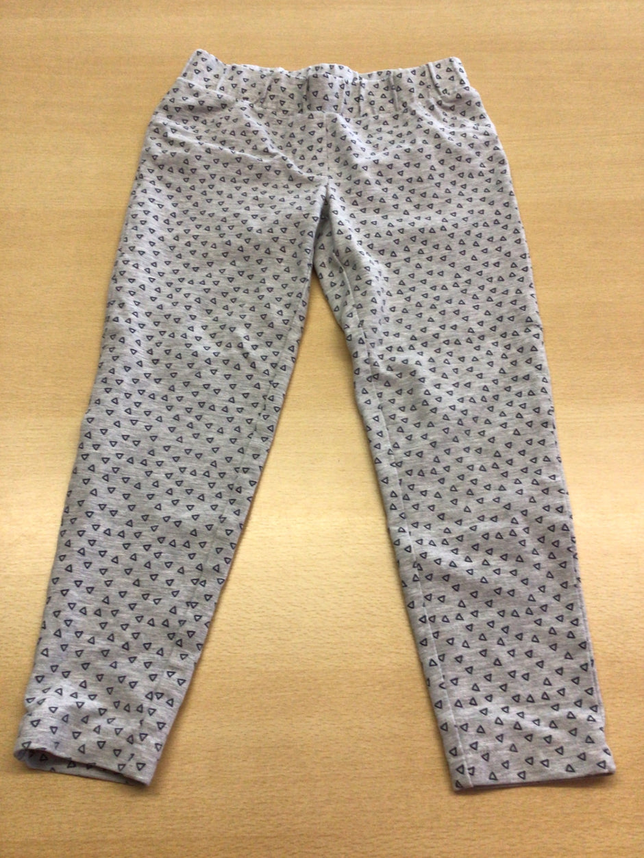 Hose 122/128 Grau mit dunklen Mustern