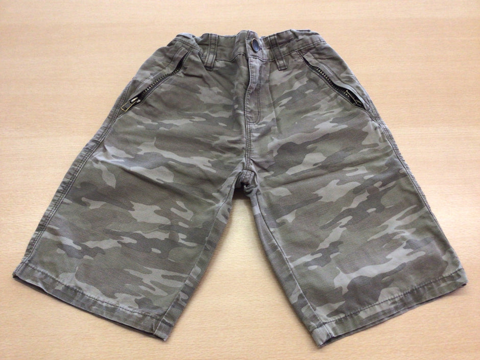 Shorts 134 Olivgrün