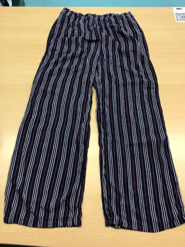 Sommer-Hose 152 Dunkelblau mit weißen und roten Streifen