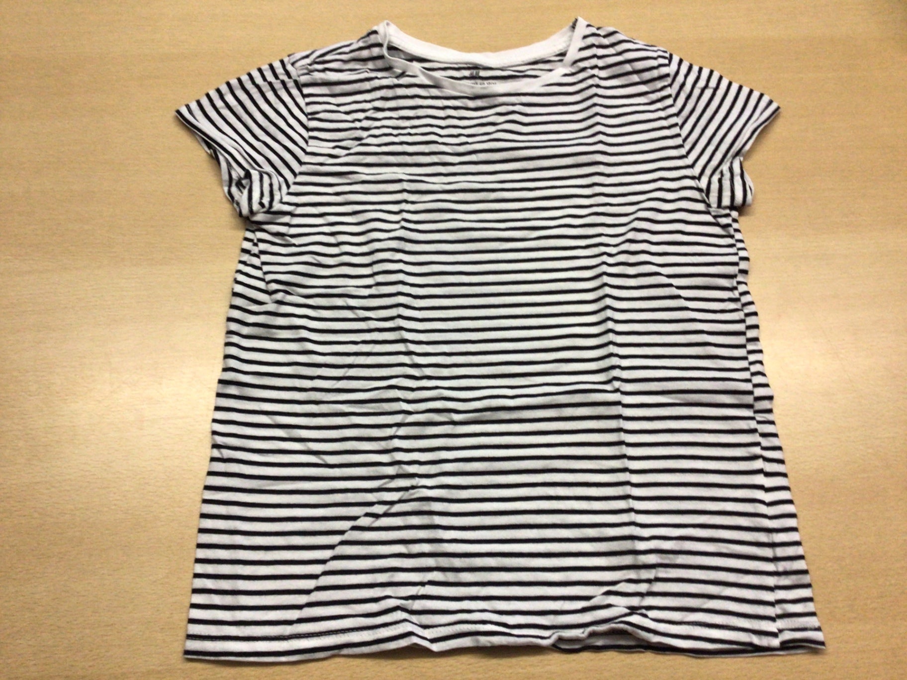 T-Shirt 146/152 Weiß mit schwarzen Streifen