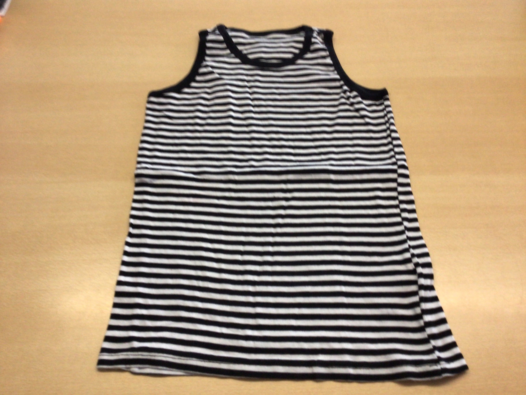 Tanktop 170/176 Schwarz-Weiß