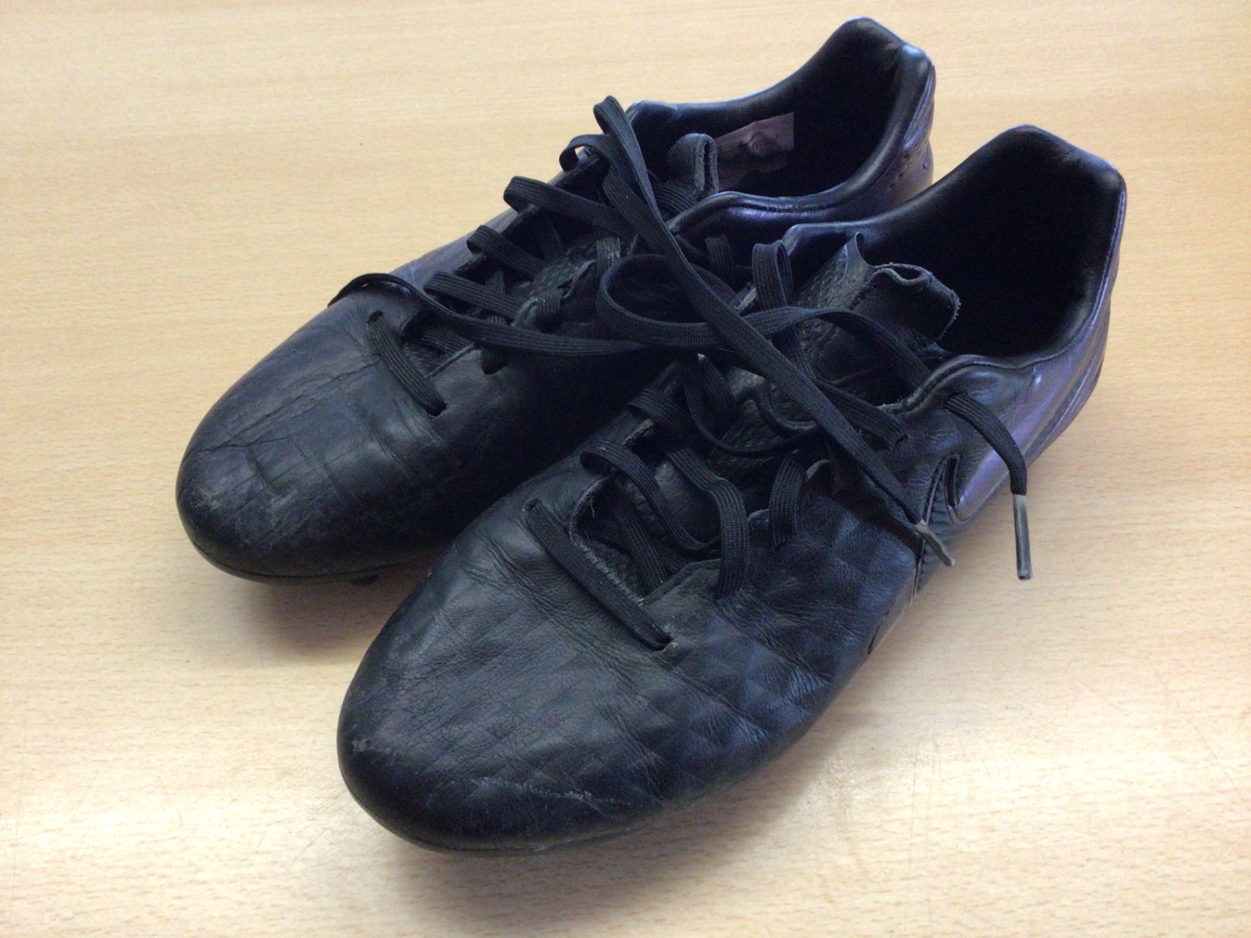 Nike Fussball-Schuhe 40 Schwarz