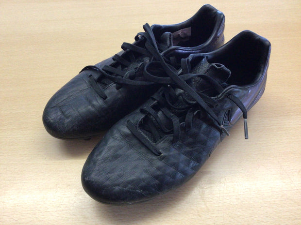 Nike Fussball-Schuhe 40 Schwarz