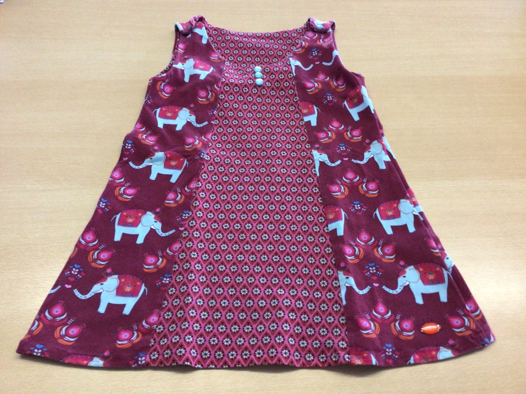  Kleid 116/122 Bordeauxrot