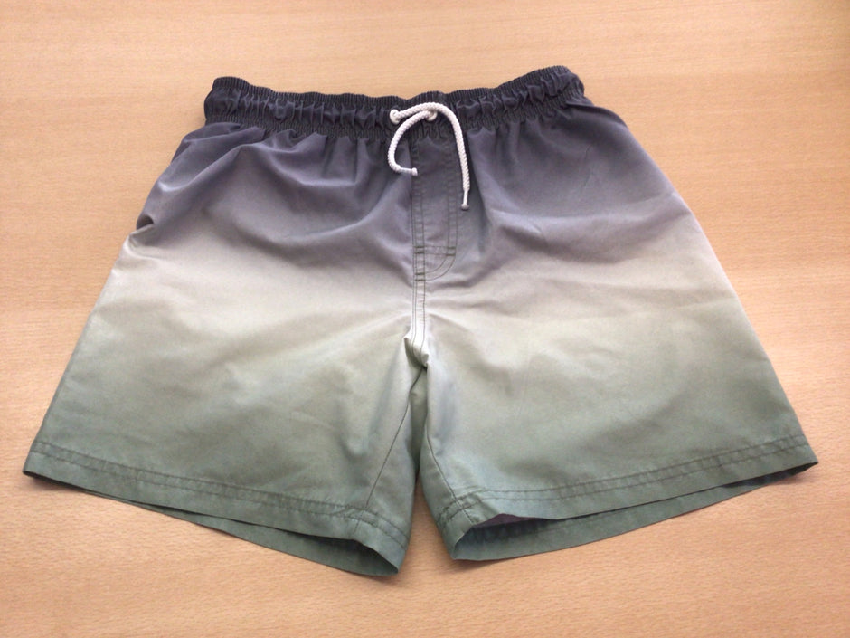  Badeshorts 146/152 von Dunkelgrau zu Hellgrün