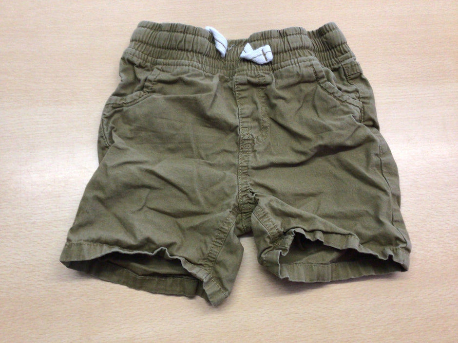  Shorts 104 Olivgrün
