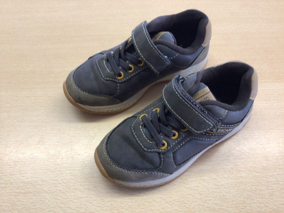 Sneaker 28 Grau