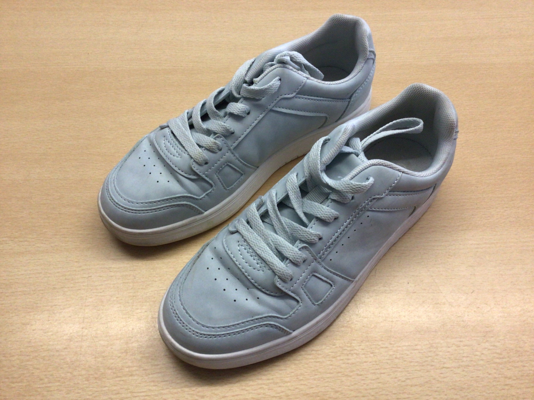 Sneaker 38 Hellblau