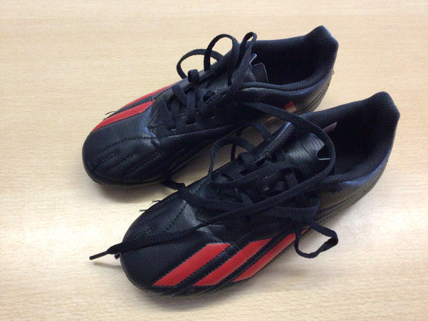Adidas Fussball-Schuhe 33 Schwarz mit rotem Akzent