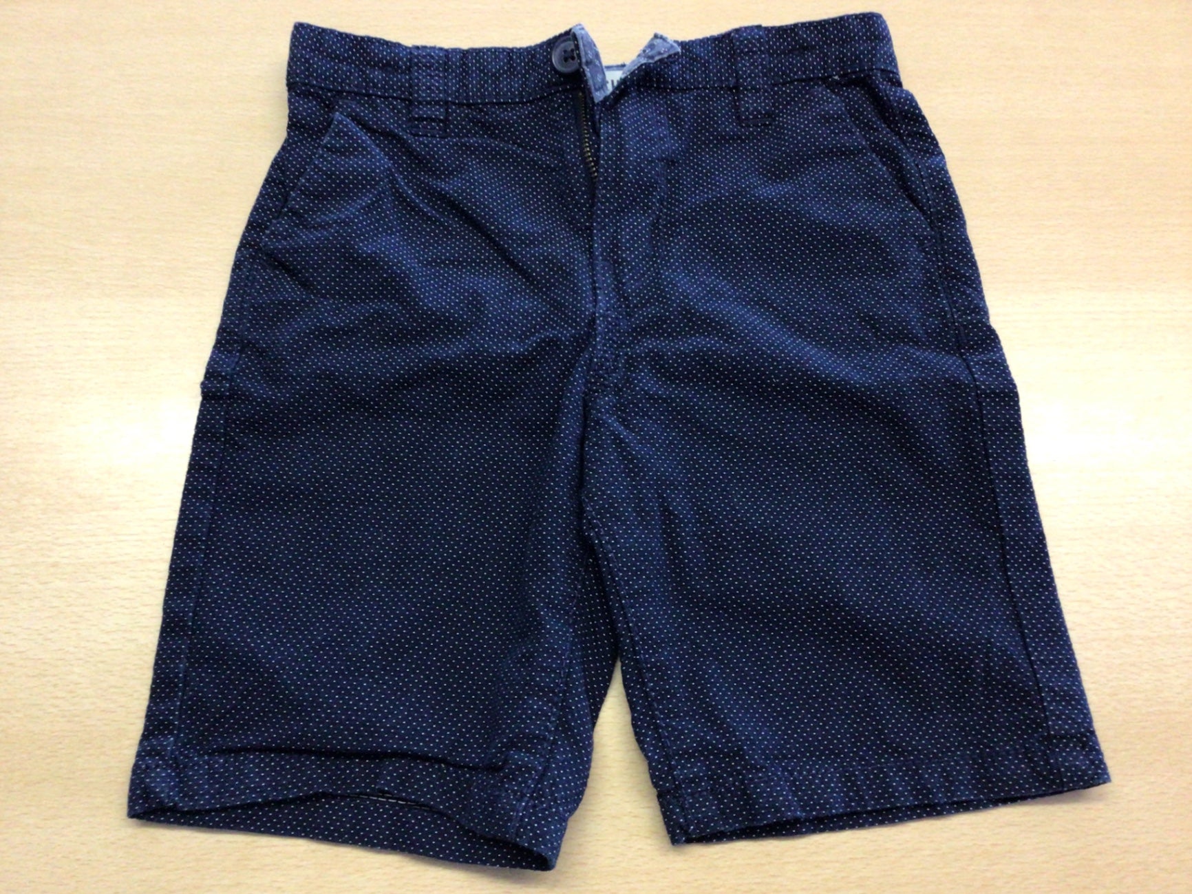 Shorts 122 Dunkelblau mit weißen Punkten