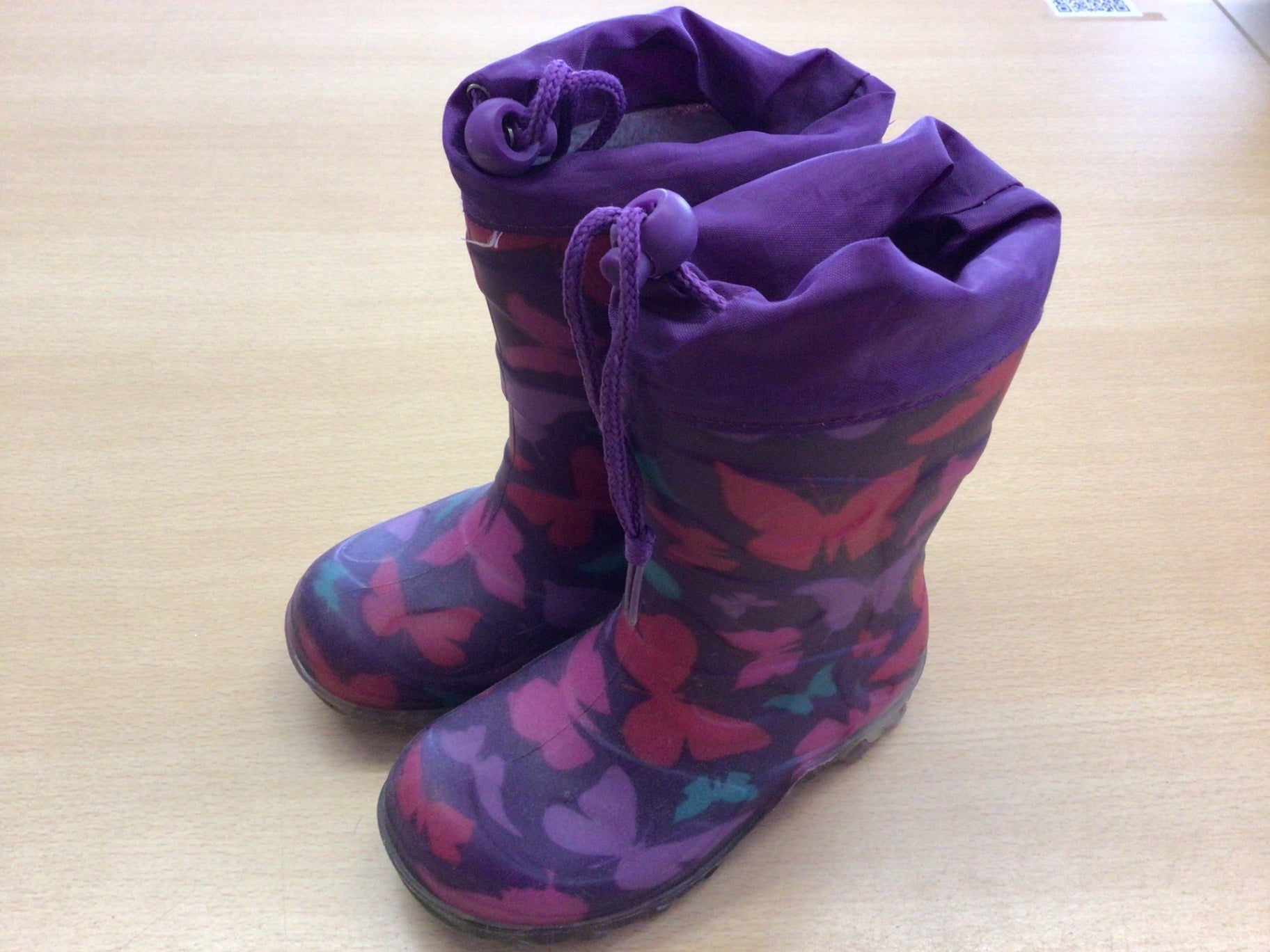  Gummistiefel gefüttert 26 Bunt mit lila, pink, rot und türkisen Akzenten