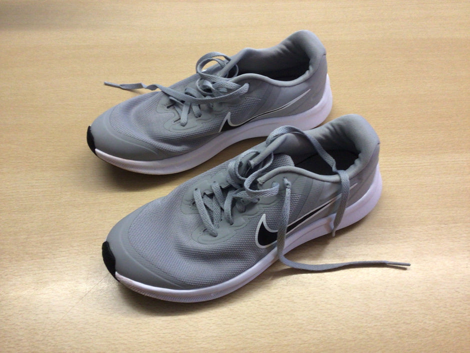 Nike Sneaker 38 Grau